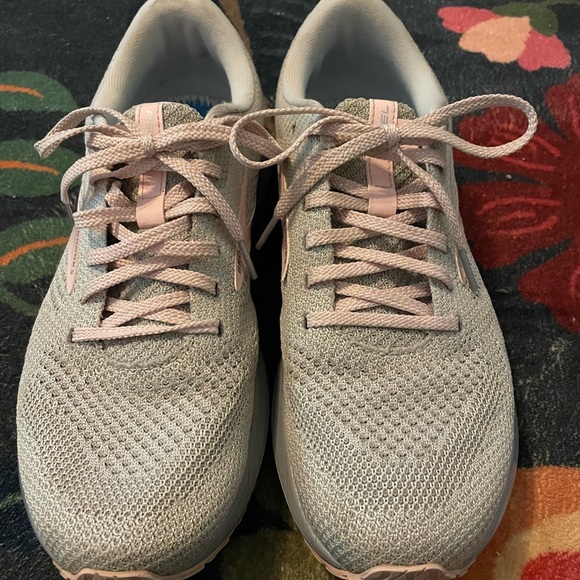 Women's Brooks Revel 5- 1203611B039, used - Picture 1 of 8